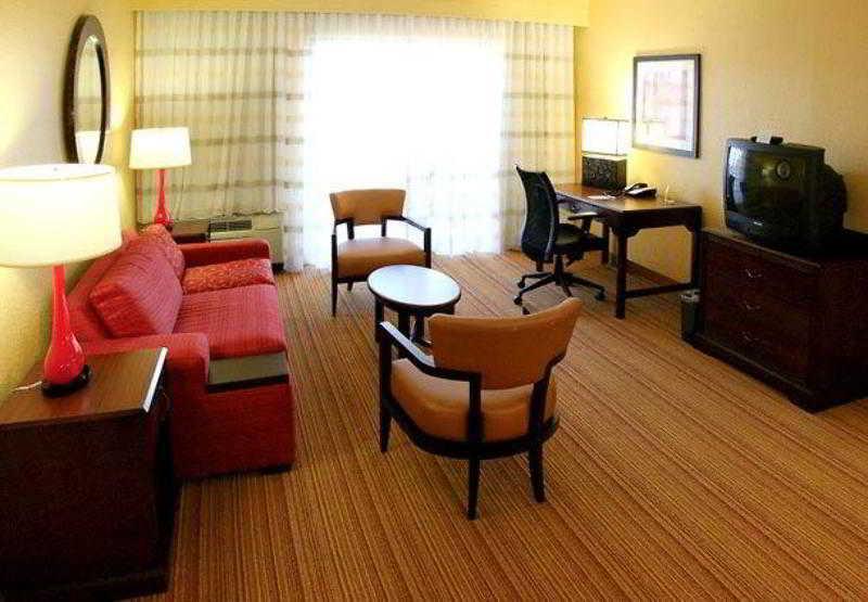 Courtyard By Marriott Rock Hill Hotel Room photo